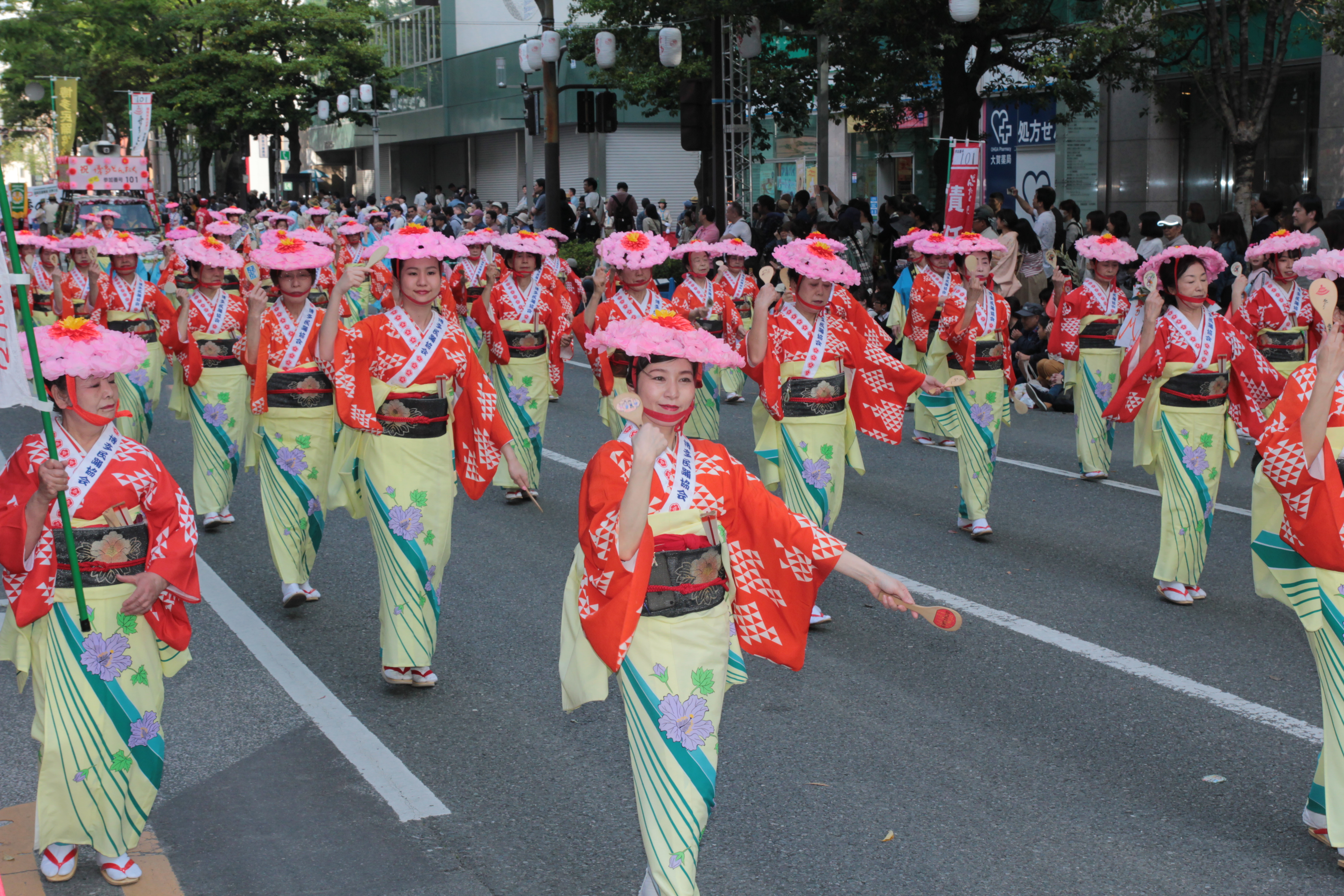 市民が繋ぐ舞台　800年進化を続ける祝祭「博多どんたく港まつり」 