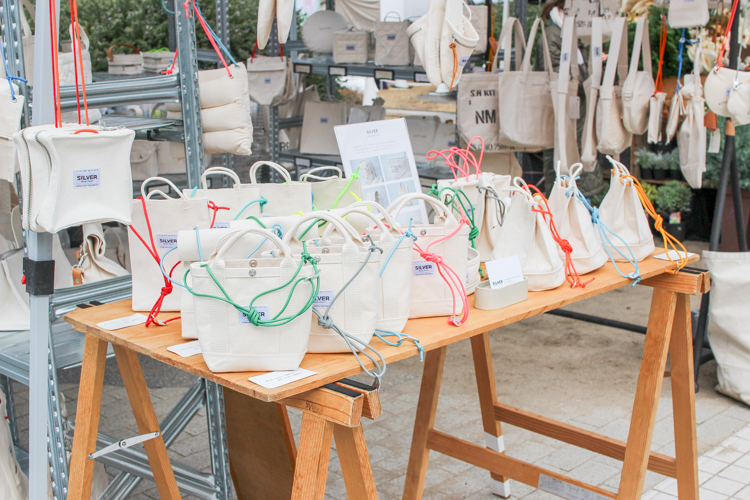 広島県尾道市で帆布のバッグの製作を行っている「SILVER」 