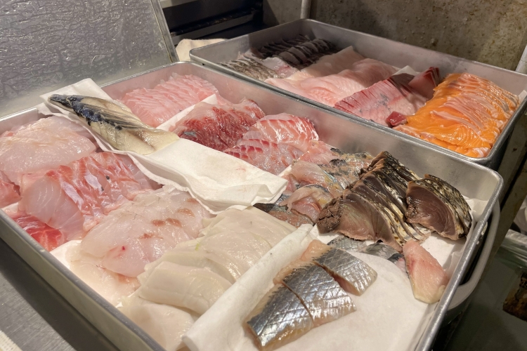 海鮮丼に乗せる切り身