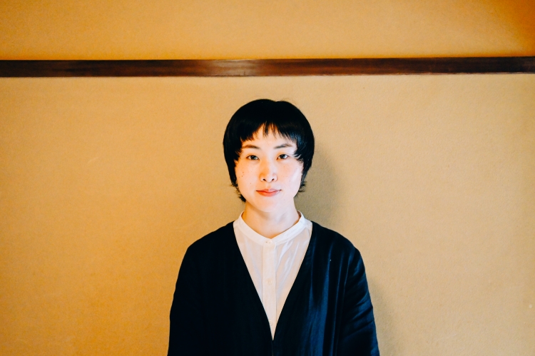 お茶を淹れてくれた煎務の高坂さん