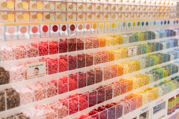 明るい気持ちになれるカラフルなシーリングワックス 