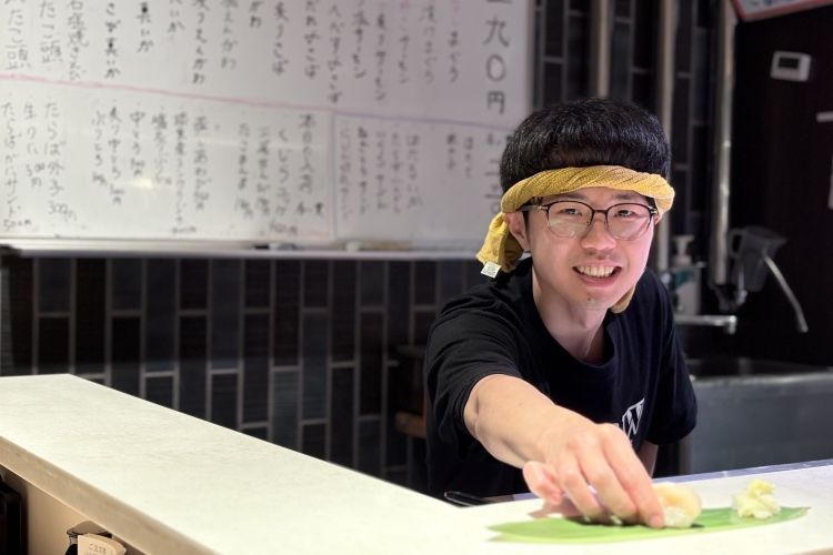 商品部と「ふくはら」を兼任しているという山根さん