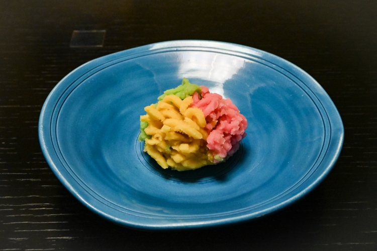 きんとんでできた霜月（11月）限定の生菓子「深山（みやま）の錦」