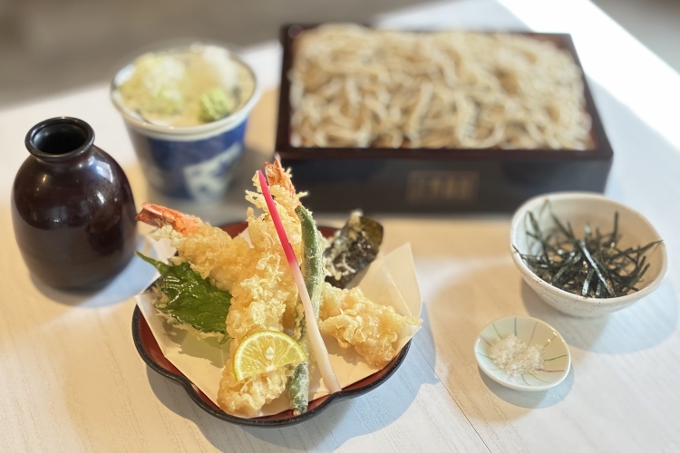 海老、大葉、海苔、青味の天ぷら