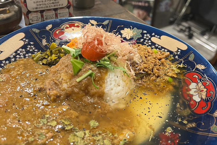 スパイスカレー発祥の地、大阪へようこそ。お出汁とスープの旨味に執着しすぎた 「ドラマチックカリーゴールデン中崎」