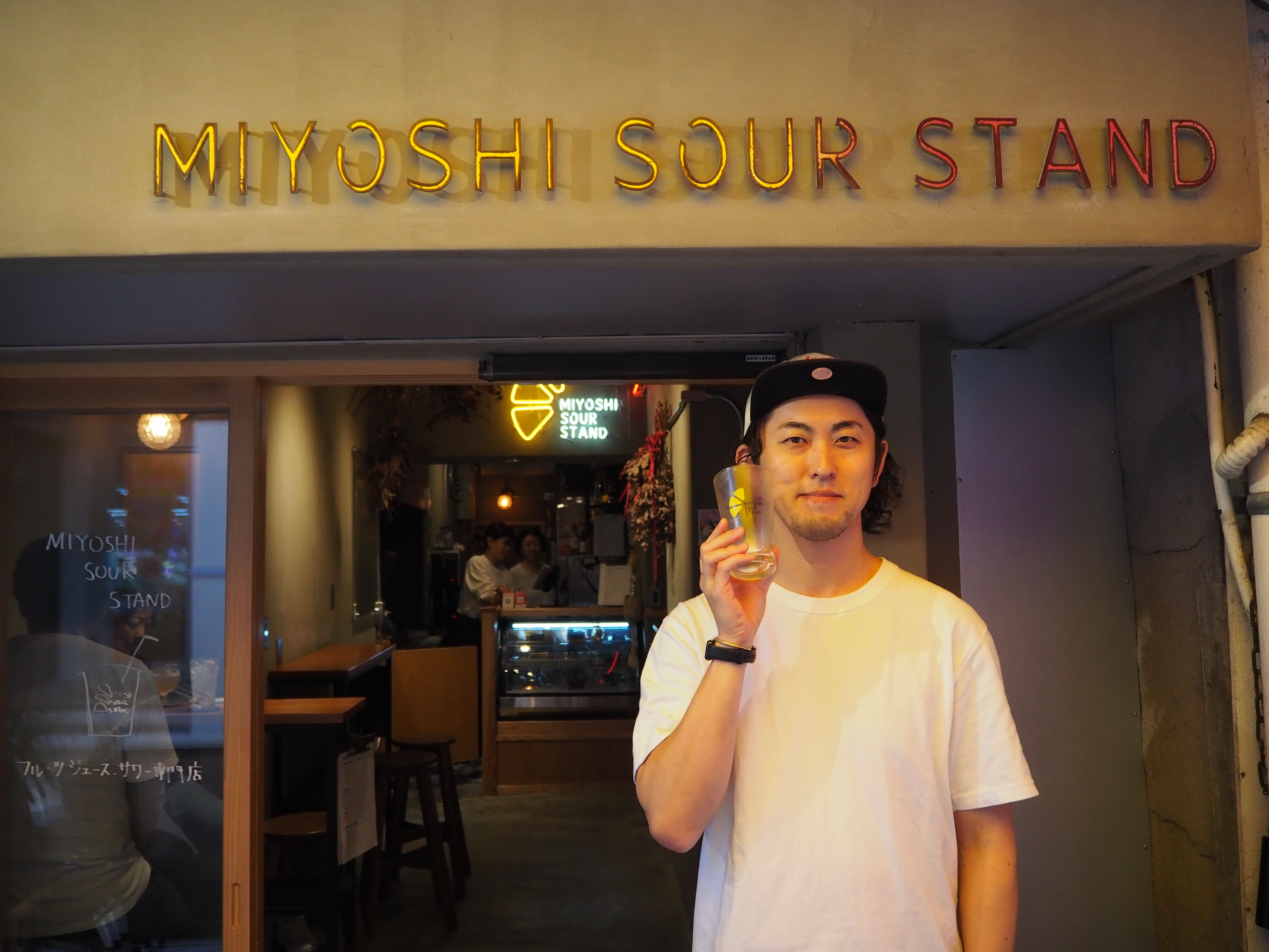 沖縄の旬を、贅沢に堪能する。フルーツサワー・フルーツジュース専門店「Miyoshi Sour stand」